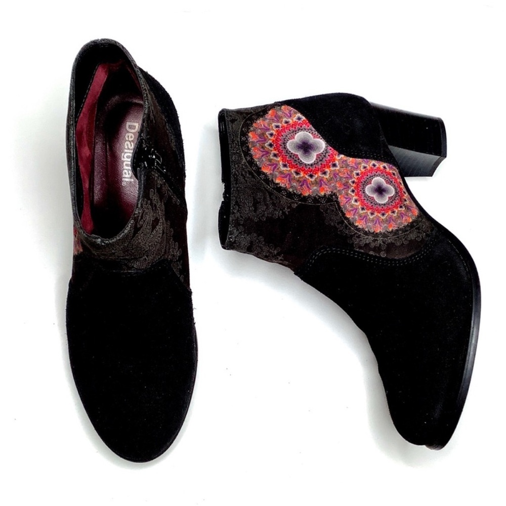 Desigual Selva Black Suede Ankle Boot
Size 10 (EU 40) 2” Thick Heel